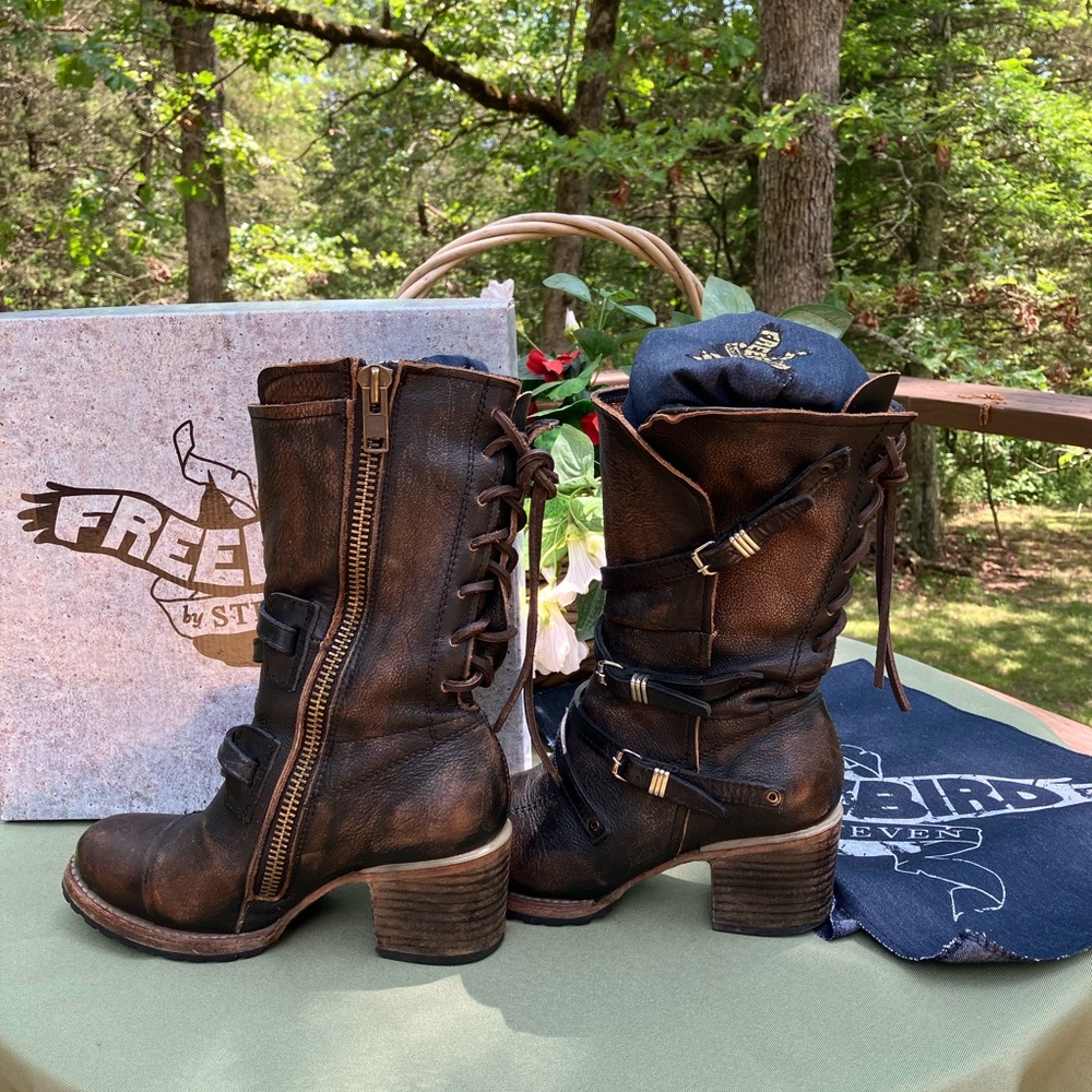 FreeBird Boots Cora Sz 8 Distressed Black